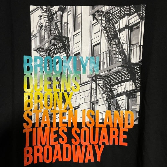 Bershka Men’s / Unisex New York Solid Black Short Sleeve Medium Nice Logo Front - Picture 2 of 7